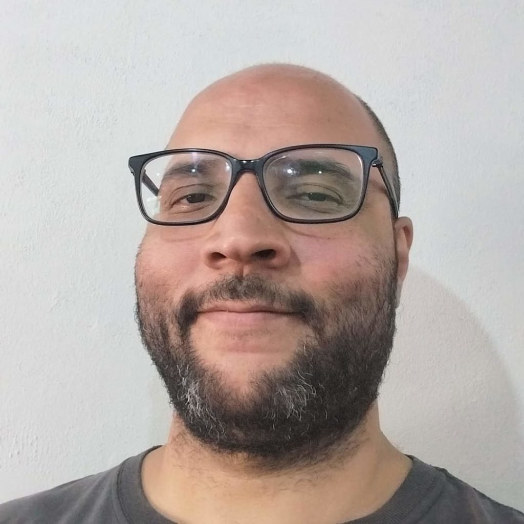 Napoleão Sampaio - especialista em criação de sites e SEO